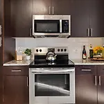 Urban 2Br2Ba Gem-Near Airport